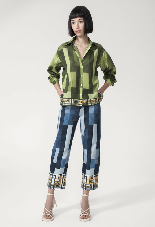 CALÇA RETA AZUL SCHUTZ IARA TAPEÇARIA