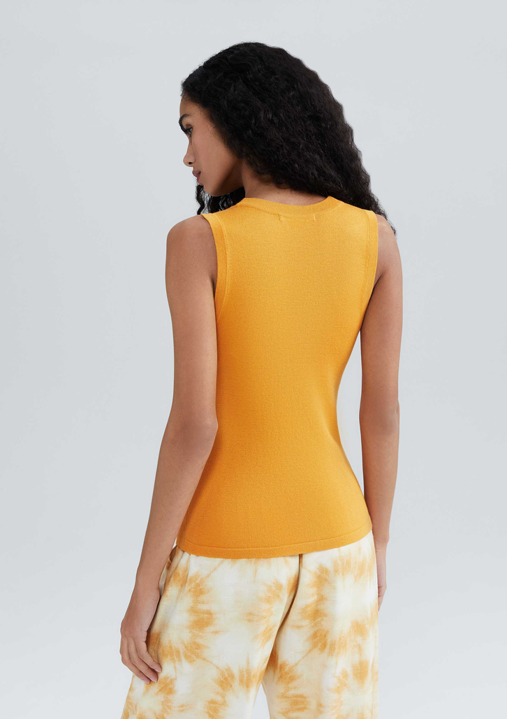 Regata Laranja Hering Feminina Slim Decote U Em Tricô De Viscose