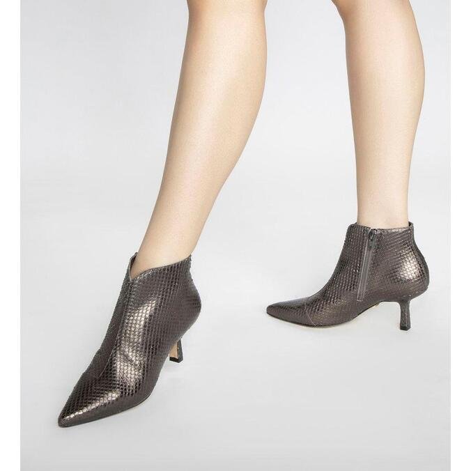 bota arezzo bico fino