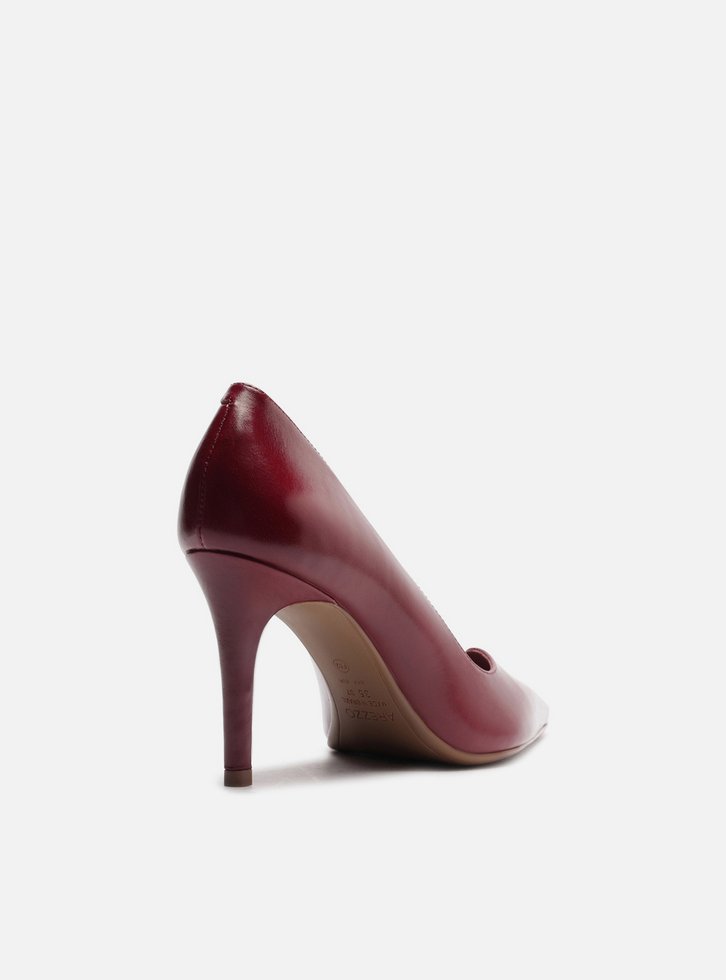 Scarpin Vermelho Couro Salto Médio Fino V