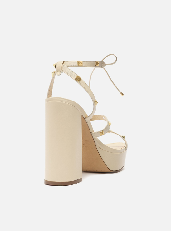 Sandália Meia Pata Off-White Tiras Spikes
