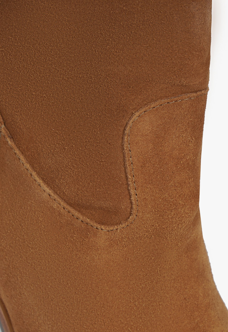 Bota Salto Fino Cristin Camurça Caramelo