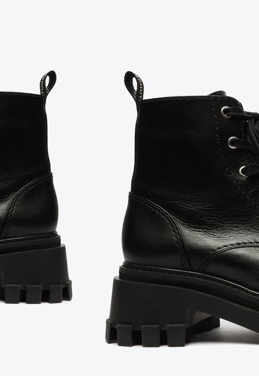 Bota Coturno Cano Curto Tratorado Preto