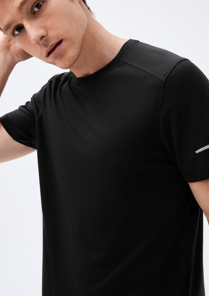 Camiseta Preta Hering Esportiva Easy Care