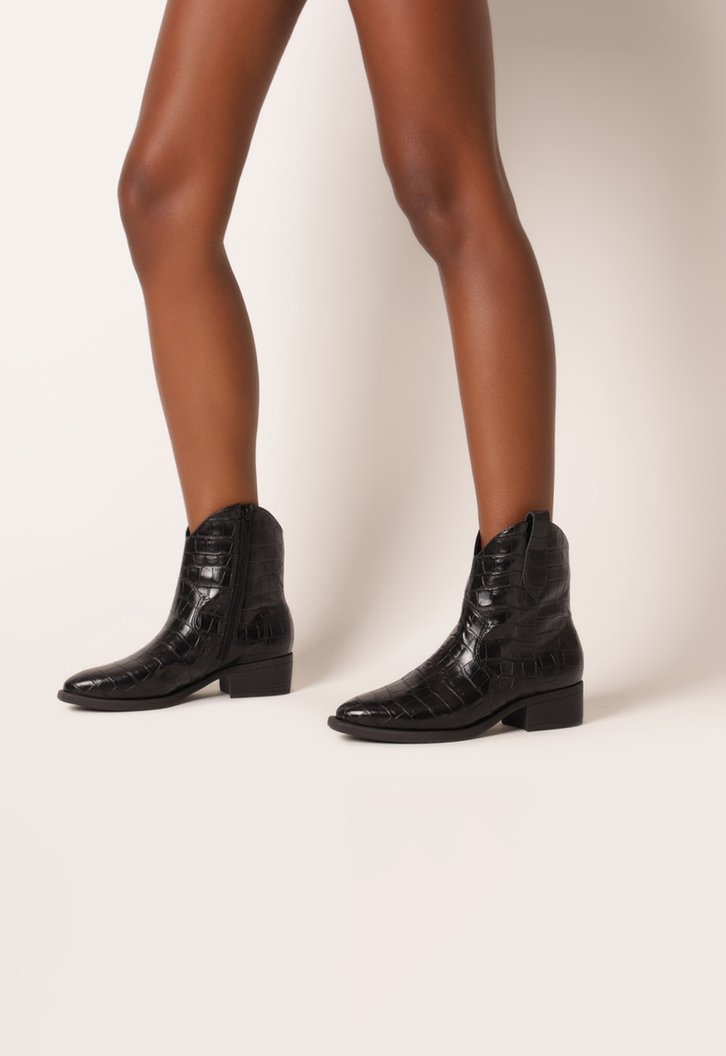 Bota Cano Curto Preta Western Croco