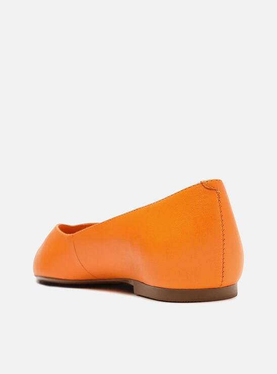 SAPATILHA LARANJA AREZZO COURO BICO FINO MINIMAL