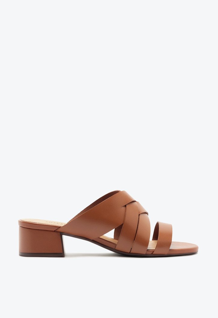 Tamanco Tiras Entrelaçadas Couro Marrom