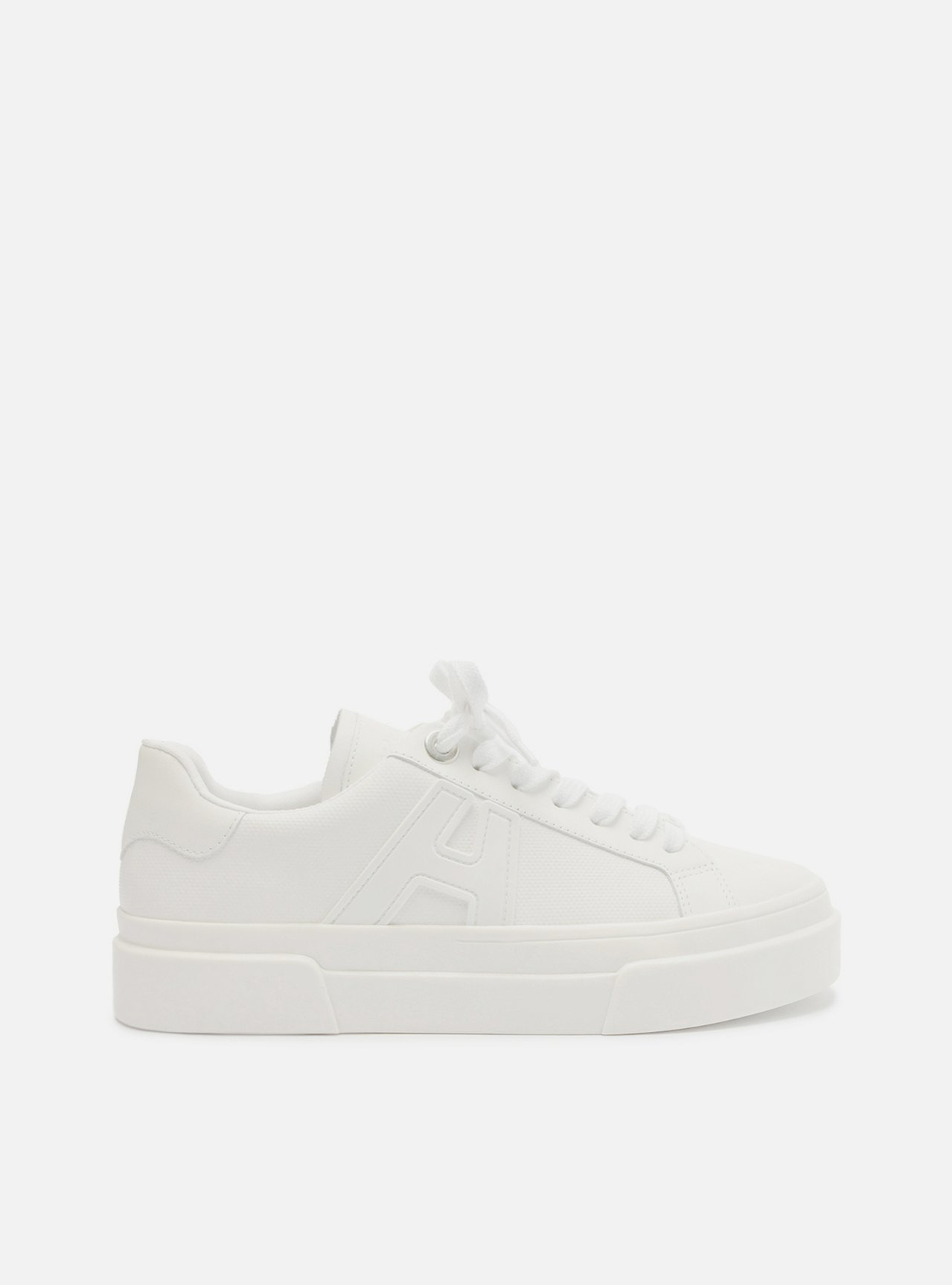 Tênis Branco Arezzo Bico Redondo Amarração A | ZZ MALL Tênis Branco Arezzo Bico Redondo Amarração A | ZZ MALL