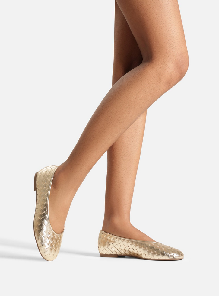 Sapatilha Dourada Tressê Bico Redondo