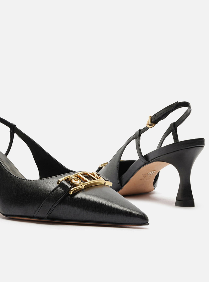 Scarpin Preto Arezzo Couro Bico Fino Slingback Metal