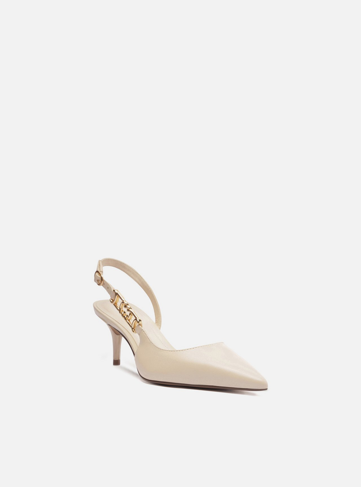 Scarpin Branco Couro Bico Fino Detalhe Metal