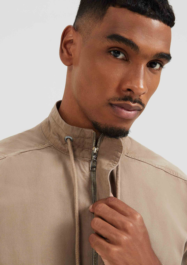 Jaqueta Bege Hering Masculina Em Sarja Empapelada