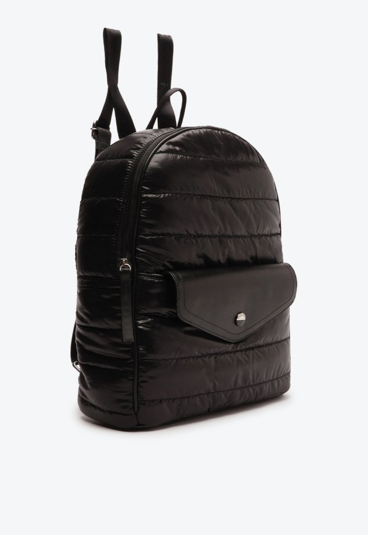 Mochila Preta Matelassê Linear Grande