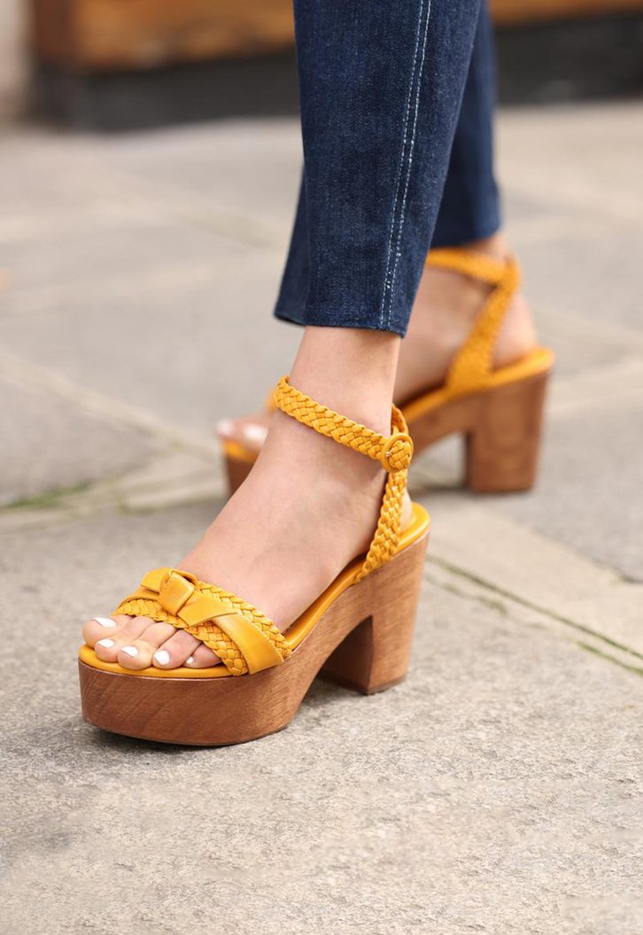 Clarita Woven Clog 110 Maize