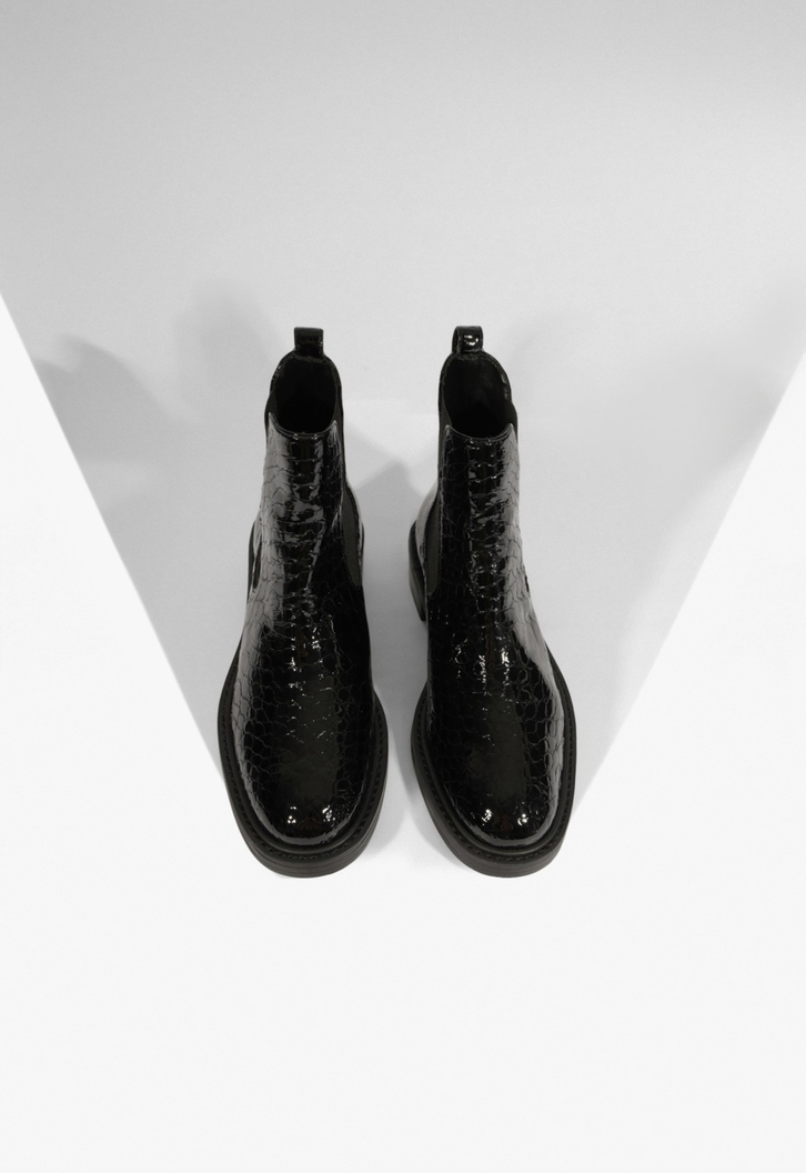 Bota Chelsea Croco Preta