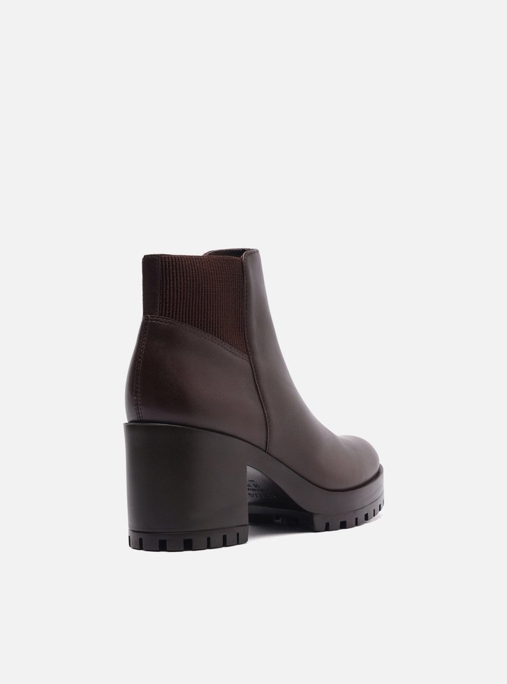 Bota Marrom Couro Cano Curto Sola Tratorada