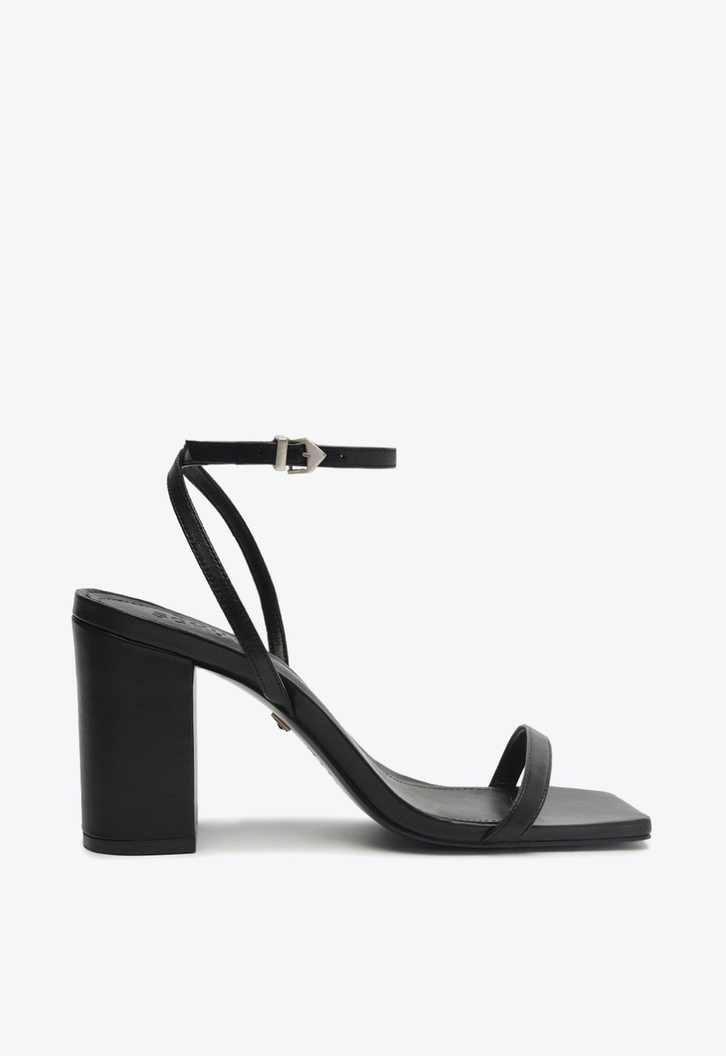 Sandália Preta Schutz Salto Bloco Médio Kendall | ZZ MALL