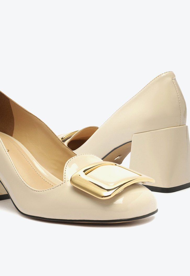 Scarpin Off-white Arezzo Verniz Salto Bloco Fivela Grace