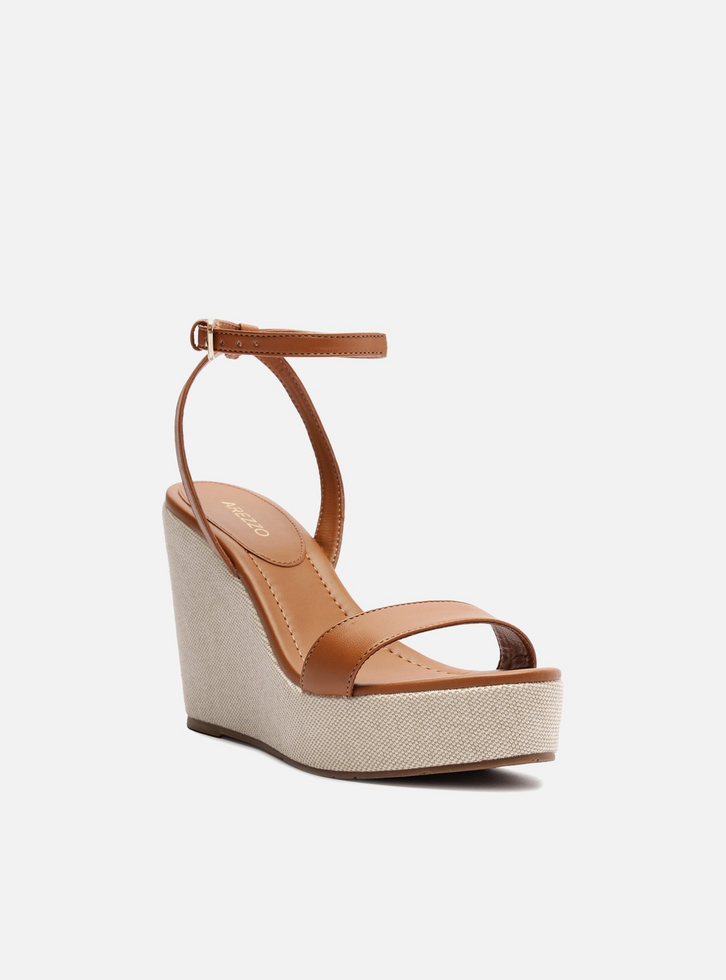 Sandália Marrom Plataforma Tiras Cassis