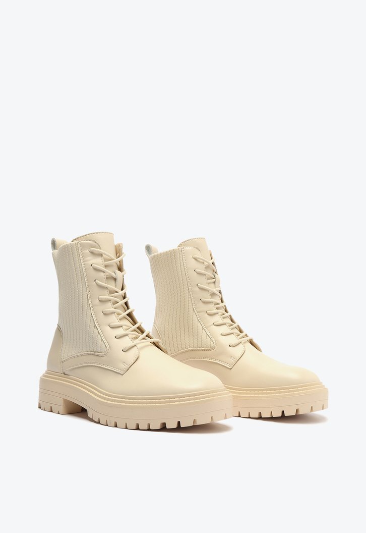 Coturno Cano Médio Off-White Detalhe Knit