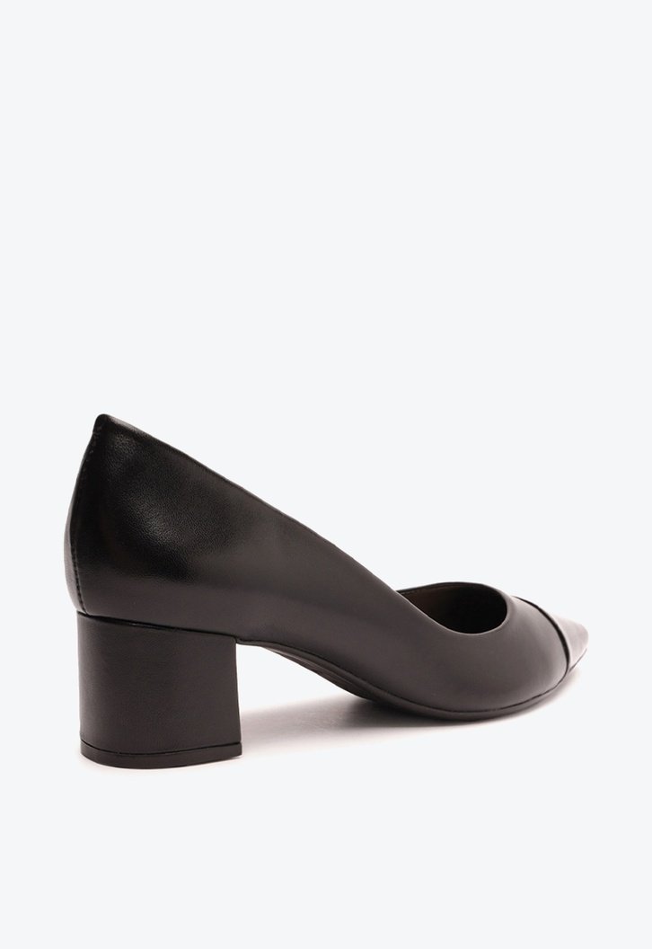 Scarpin Preto Arezzo Couro Bico Fino Cap Toe City