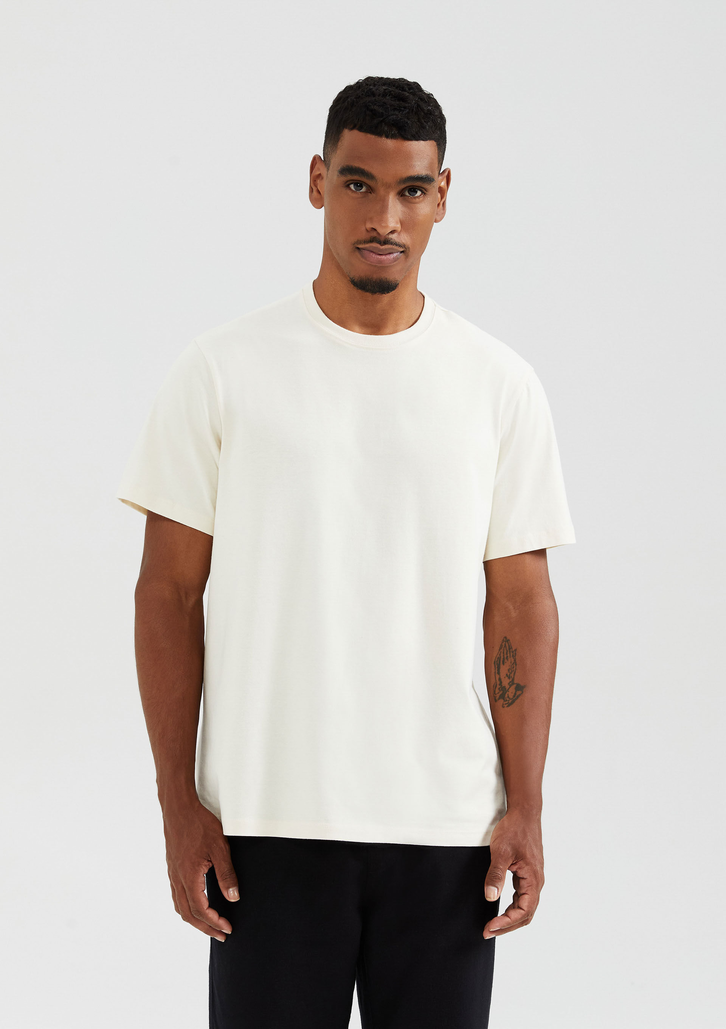 Camiseta Básica Off White Hering Comfort Super Cotton