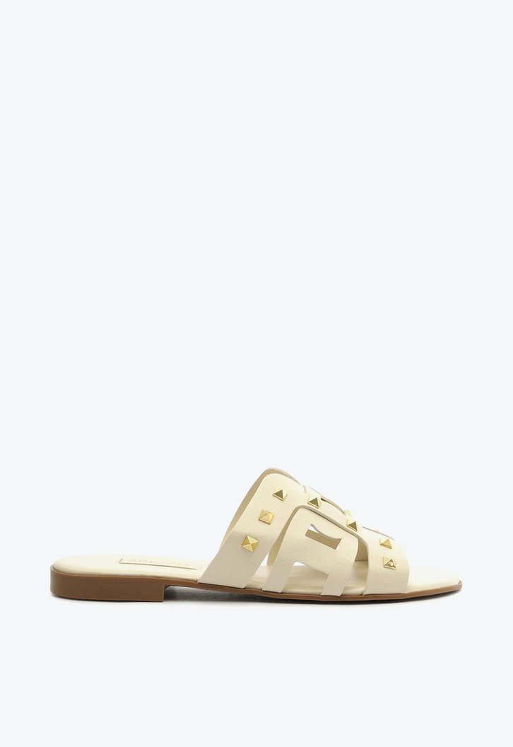 Sandália Rasteira Off-White Arezzo Couro Tachas