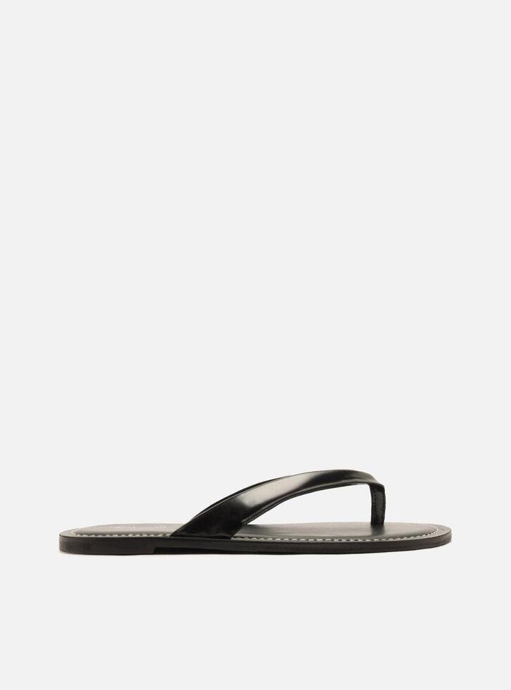 Chinelo Rasteiro Preta Couro Tira V