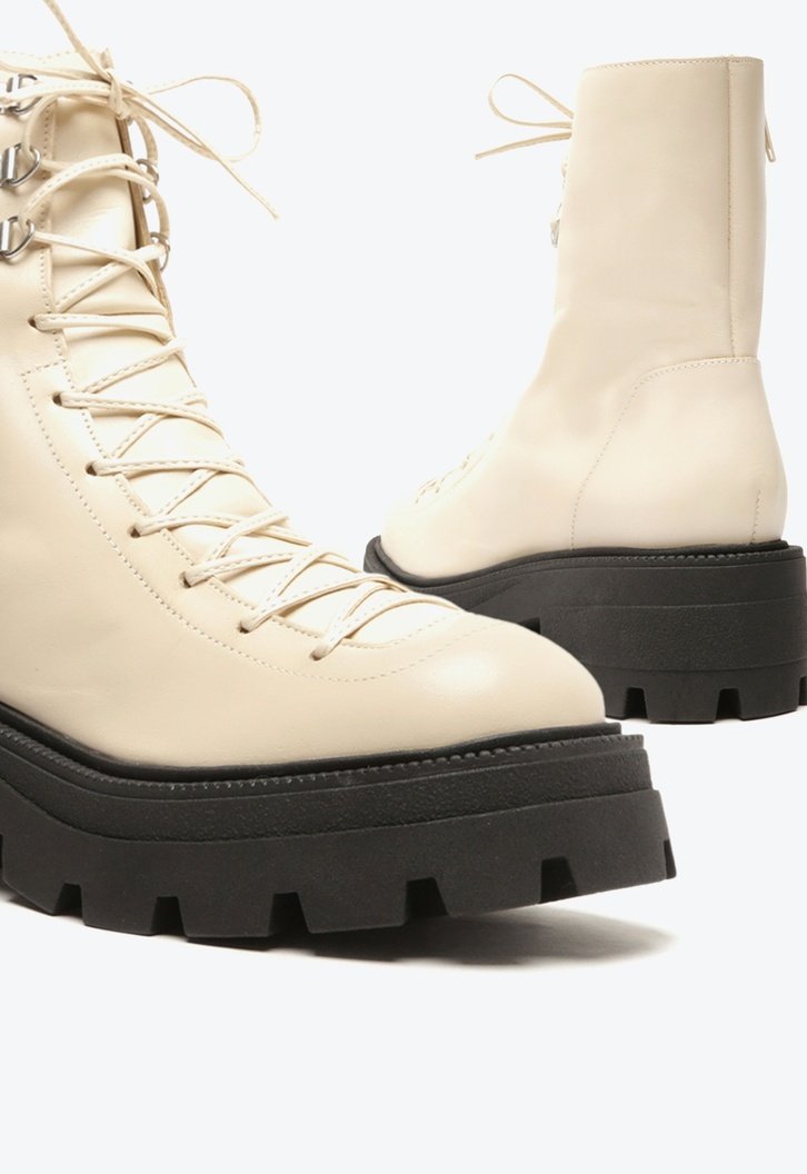 Coturno Off-white Arezzo Couro Cano Médio Tratorado Harper