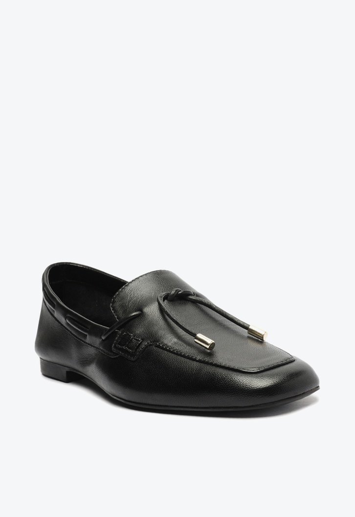 Mocassim Preto Arezzo Couro Bico Quadrado Tira