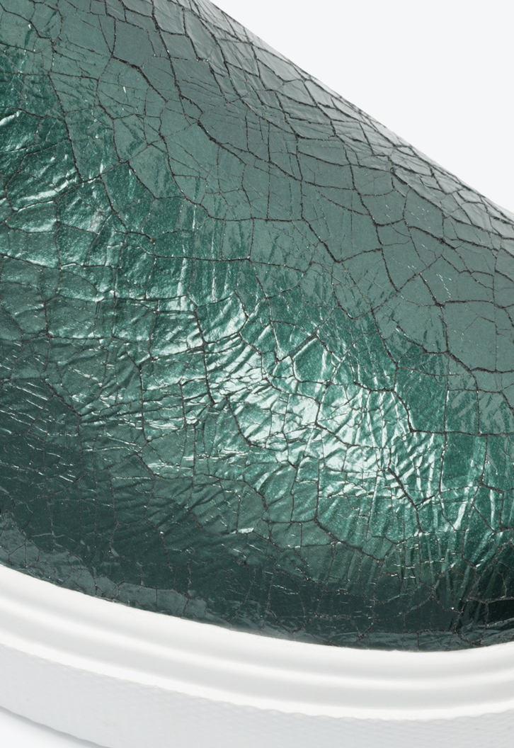 TÊNIS SLIP ON couro verde