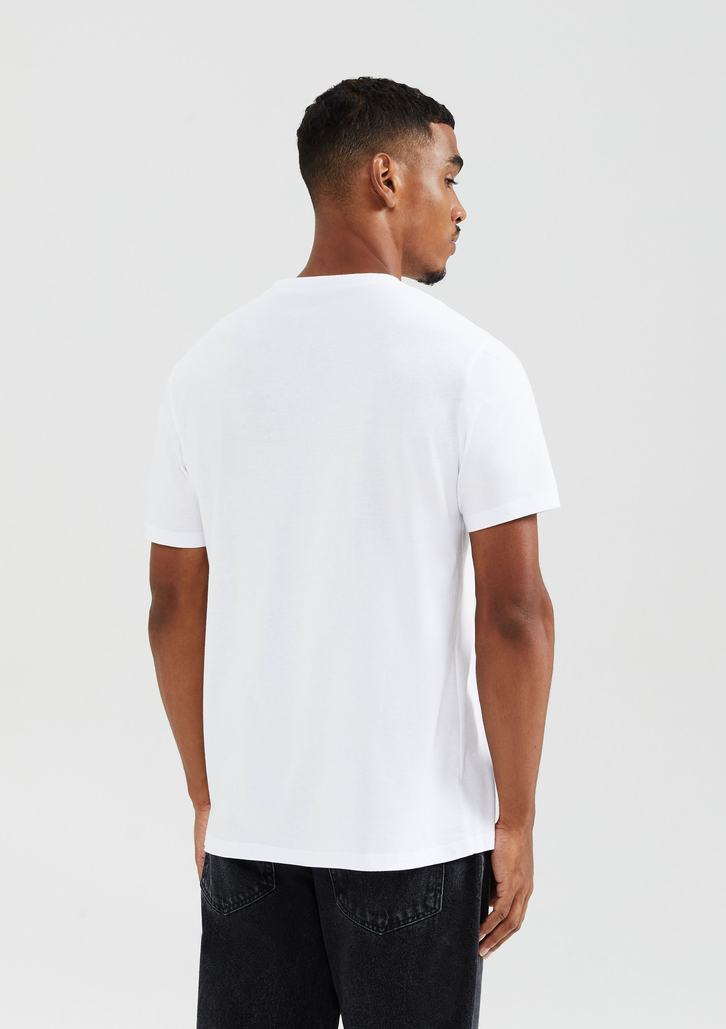 Camiseta Básica Branca Hering Masculina Manga Curta Gola V World