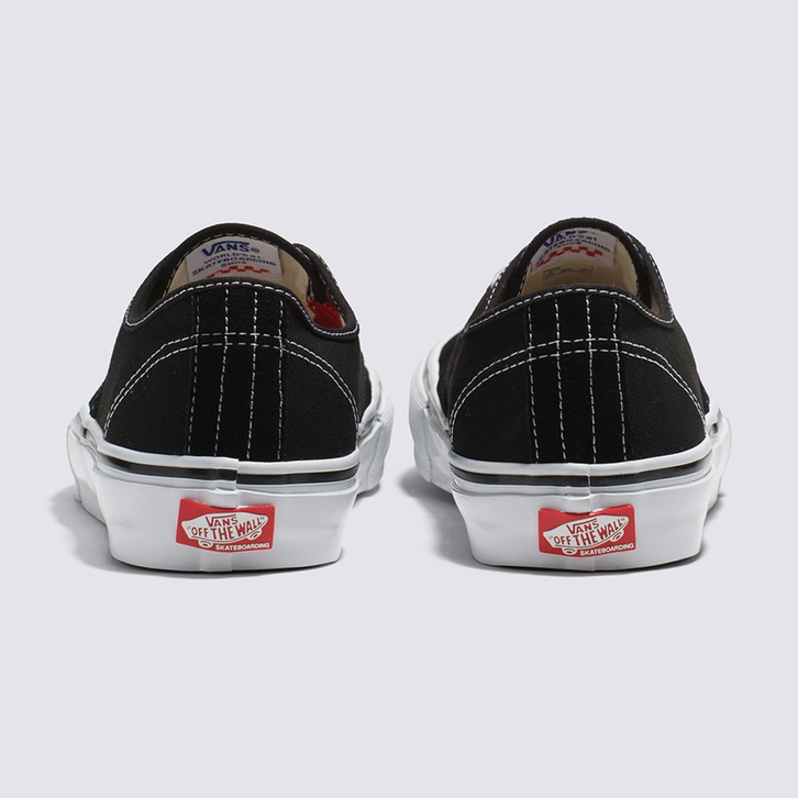 TÊNIS SKATE AUTHENTIC BLACK WHITE