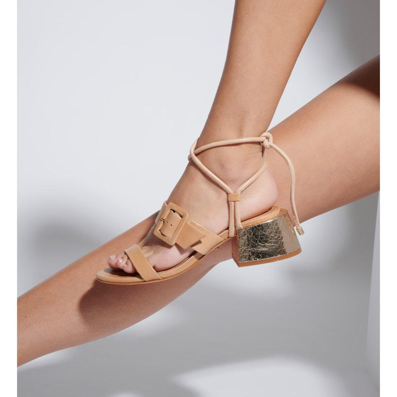 SANDÁLIA NUDE SCHUTZ BLOCK HEEL LACE-UP HONEY | ZZ MALL