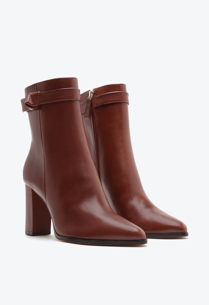 Assymmetric Clarita Bootie 90 Rum