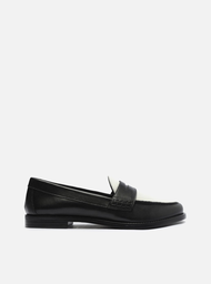 Mocassim Preto Branco Arezzo Couro Bico Redondo Tira