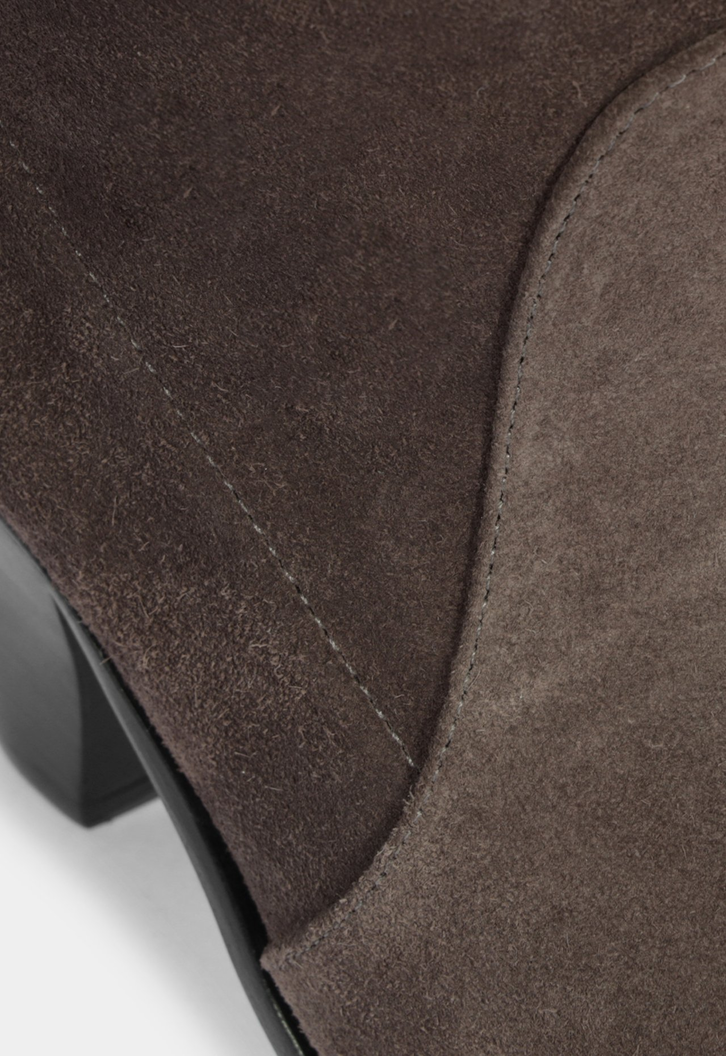 Bota Suede Marrom Escuro