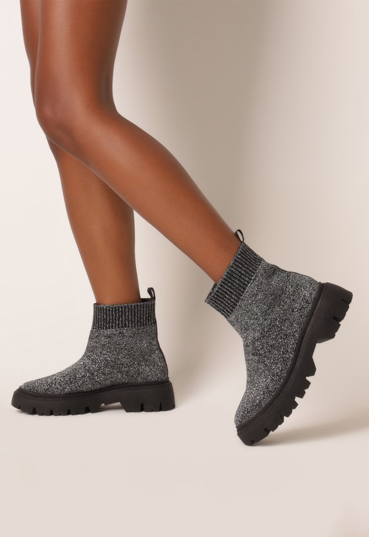 Bota Preta Metalizada Anacapri Tratorada Cano Baixo Knit