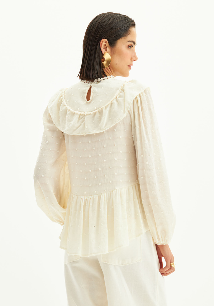 Blusa Branca Lança Perfume Com Babados Manga Longa