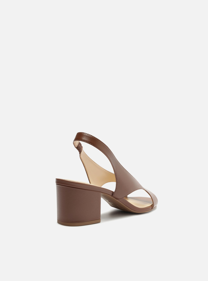 Sandália Marrom Arezzo Couro Salto Médio Slingback