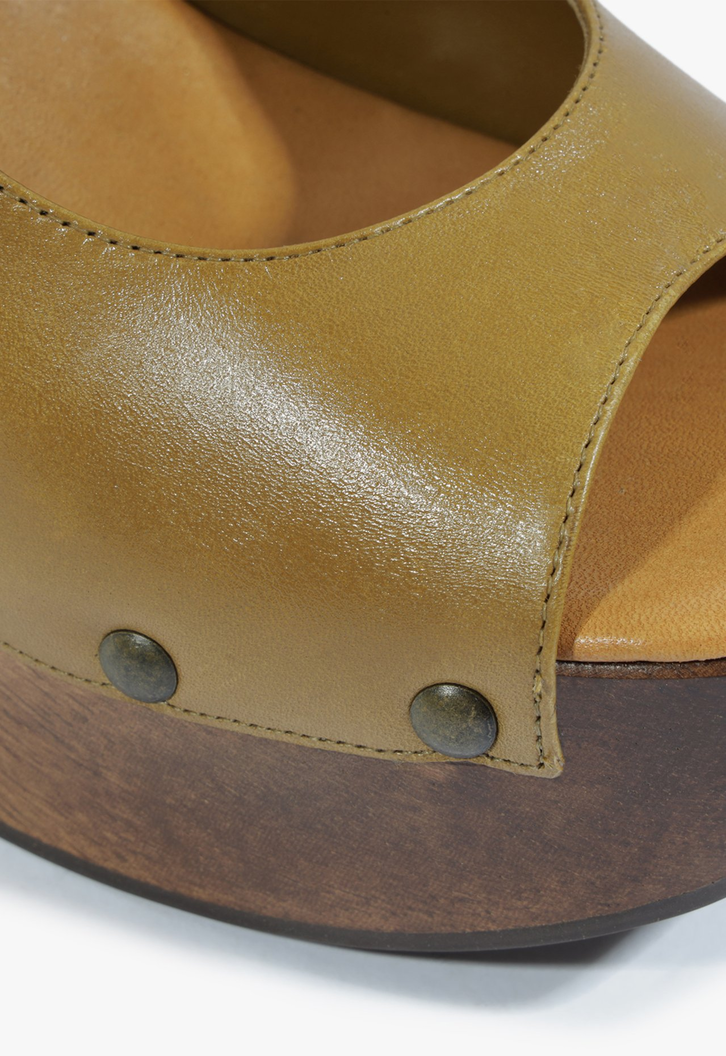 Clog Slingback Couro Bege