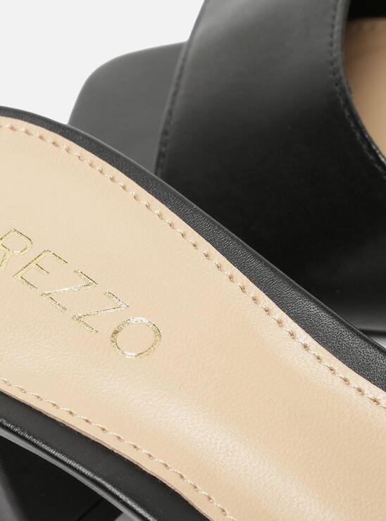 MULE PRETA AREZZO COURO SALTO BLOCO E BICO QUADRADO