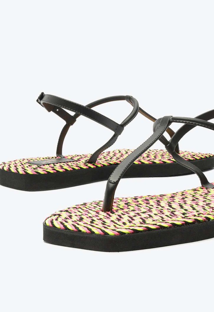 Sandália Rasteira Preta Brizza Square Thong Crochê