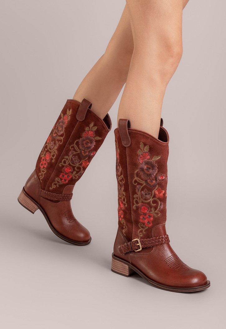 Bota Alex Marrom