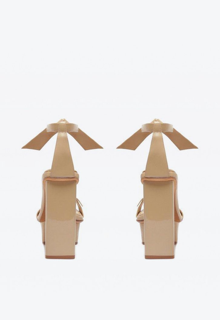 Clarita Pillar Platform Nude