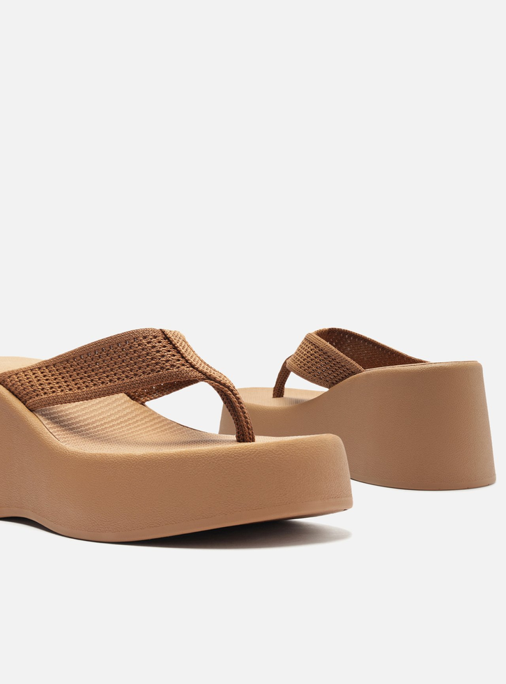 Tamanco Marrom Flatform Crochê