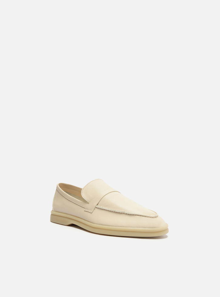 Mocassim Off-white Arezzo Couro Tira Detalhe