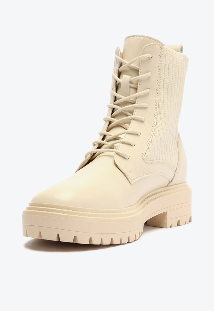 Coturno Cano Médio Off-White Detalhe Knit
