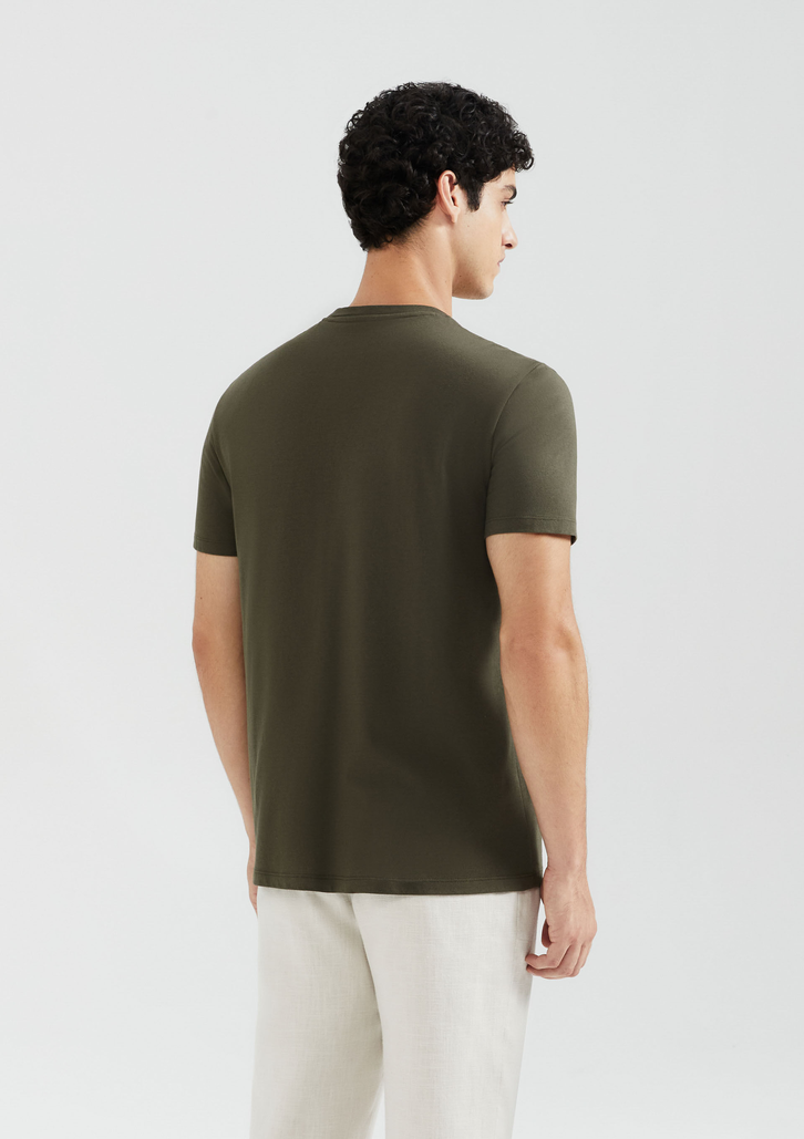 Camiseta Básica Verde Musgo Hering Masculina Manga Curta Gola V World