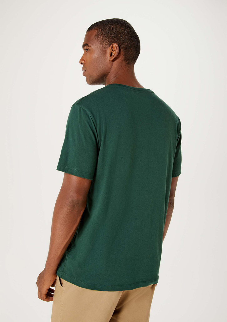Camiseta Básica Verde Hering Masculina Manga Curta Gola V World